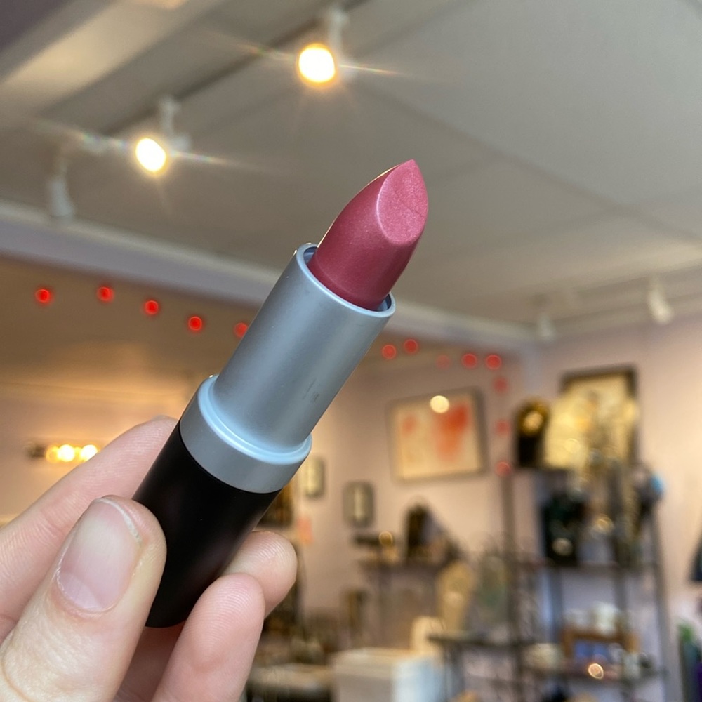 Brand New! Glam Lipstick